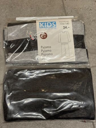 Pyjama neuf 134 - 140