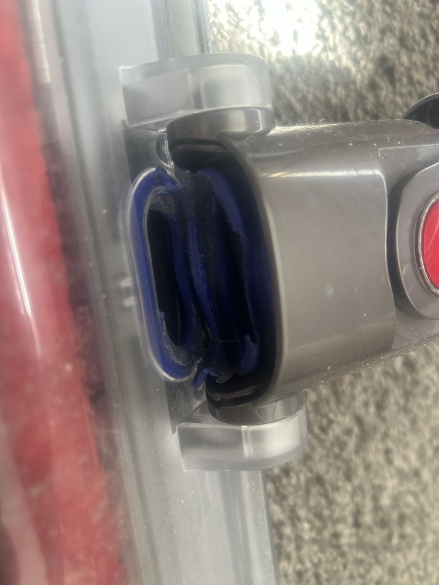 Dyson Aspirapolveri & Accessori: Dyson V6 Elektrobürste mit Softwalze – Difettoso da Horn venduto da aCtutoNR 1