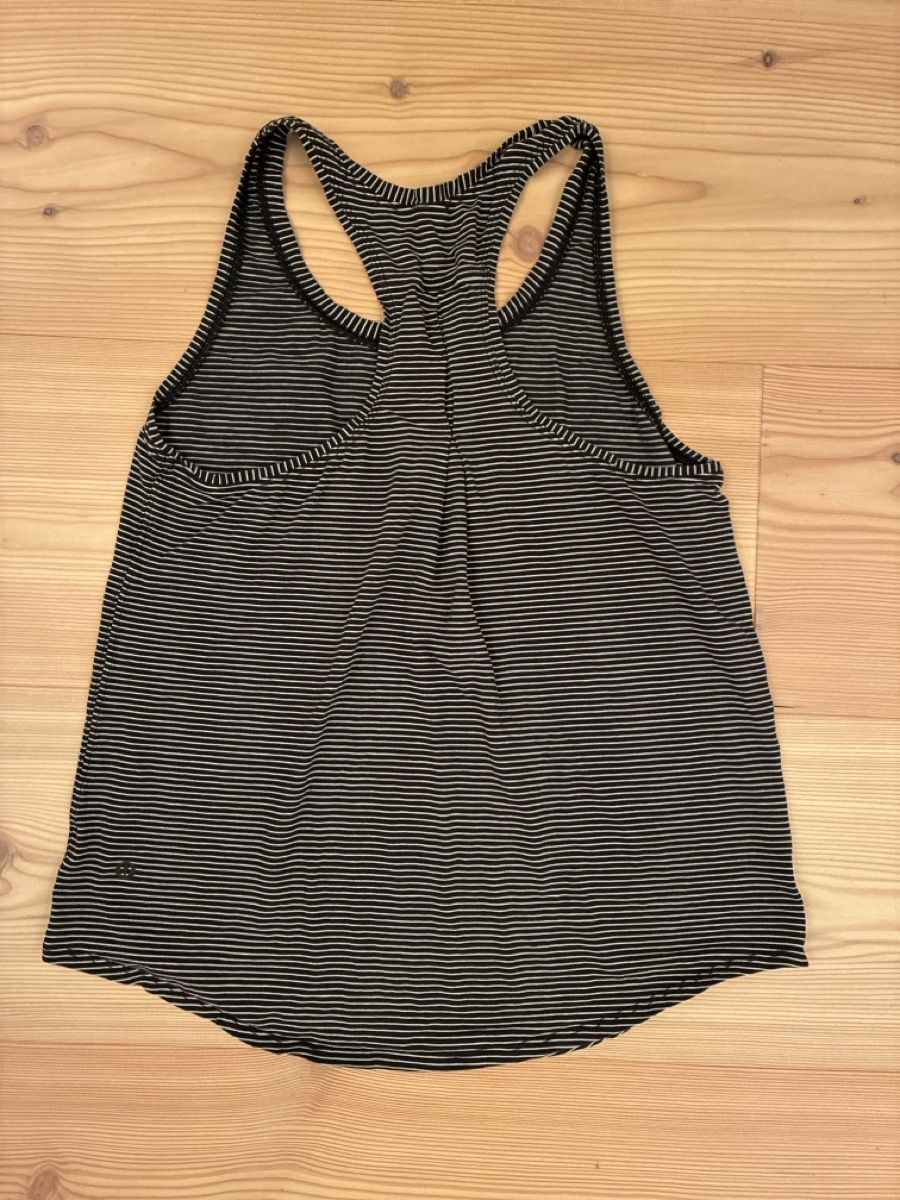 Lululemon Top: Top Lululemon Gr.8 – Usato da Illnau venduto da Anook05 1