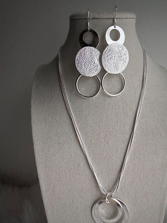 XFSRG Blumen Schmuck Set 6-teilig - Goldfarben Halskette Armreif Ring Ohrringe