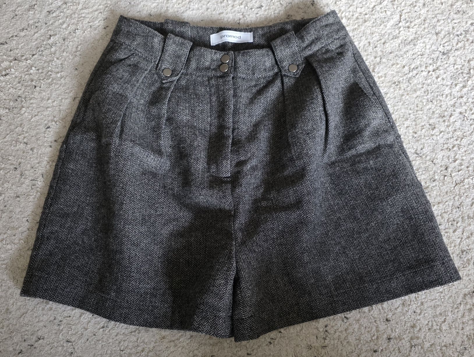 Promod Pantaloni: Short Promod - gris taille 34 - peu porté – Nuovo (secondo la descrizione) da Vevey venduto da Renka2011