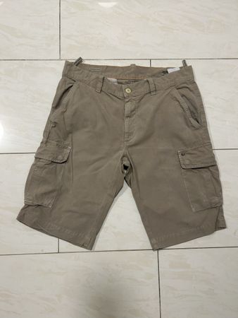 Gut erhaltene Herren Shorts beige