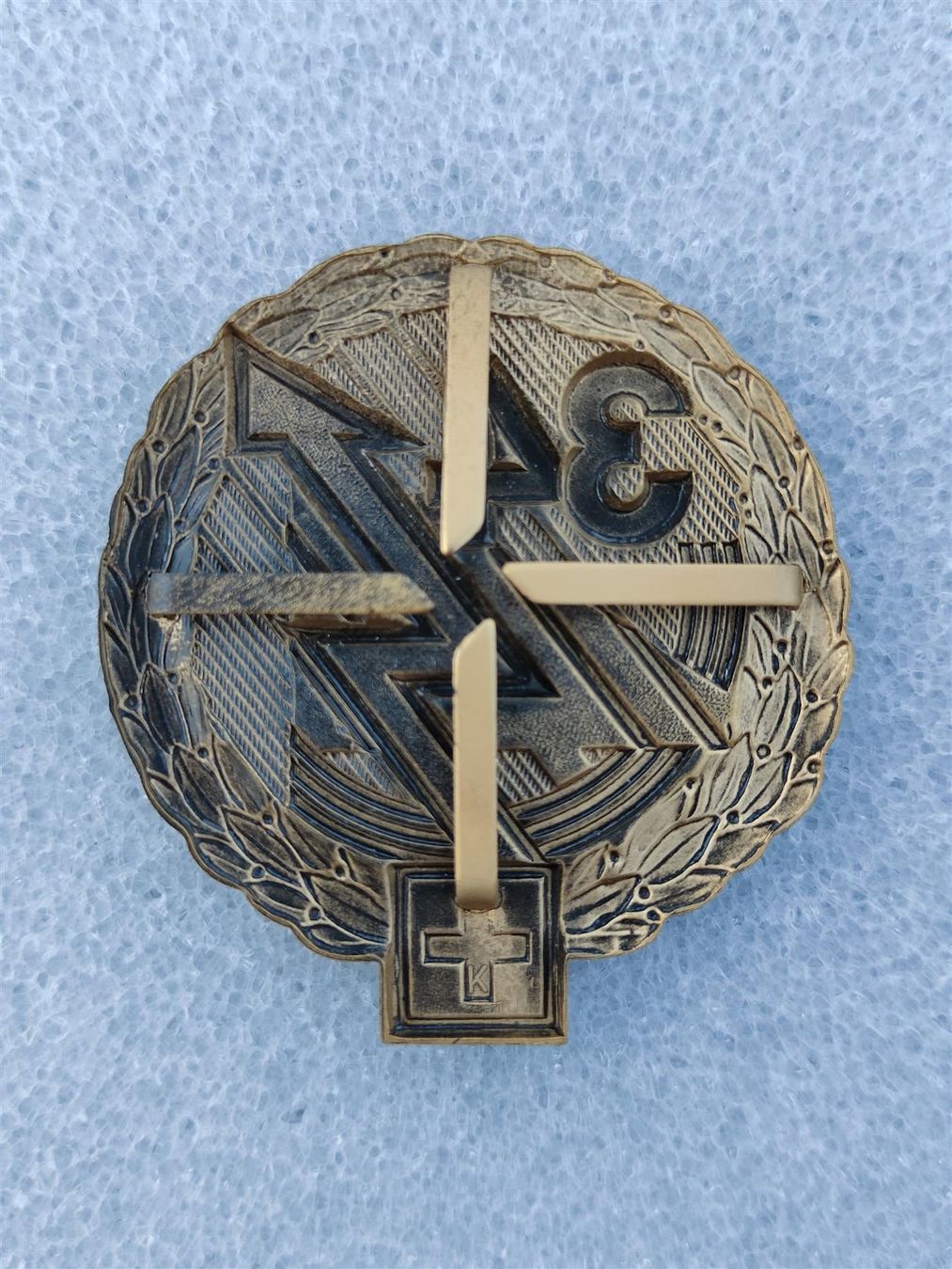 Placchette & Badge: Béretemblem LVb FU Luftwaffe 34 Gold – Usato da Bauma venduto da SwissMilitaria 1