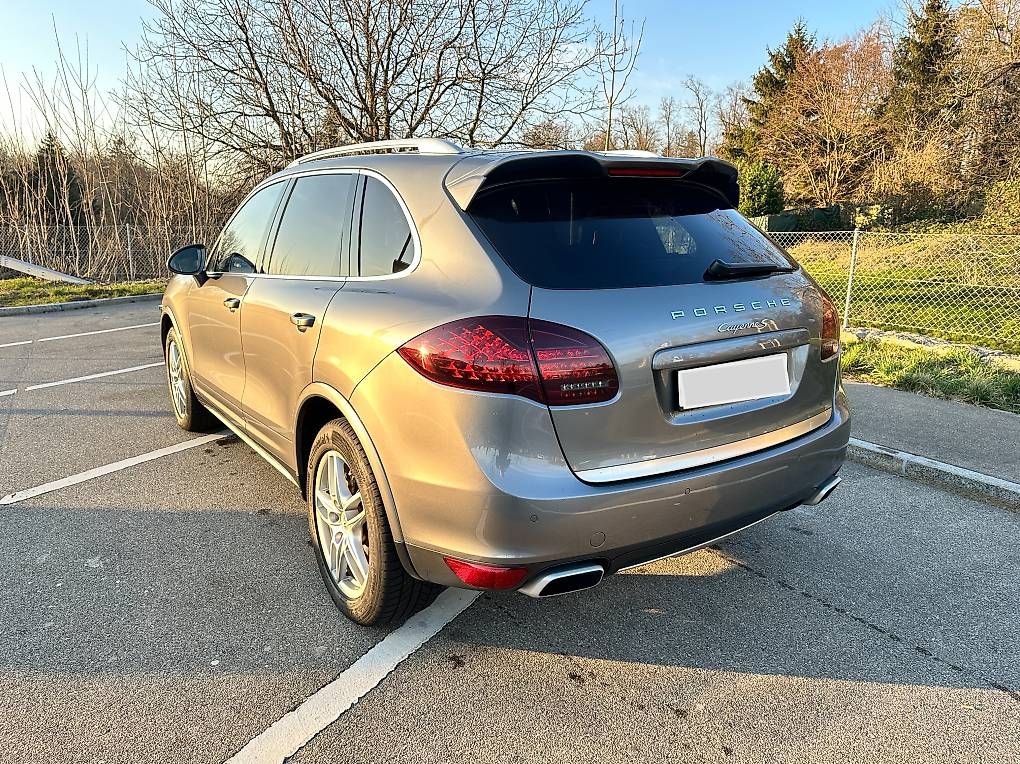 Porsche Automobili: Porsche Cayenne S V8 4.8l – Usato da Uitikon Waldegg venduto da AndersWohoo 2