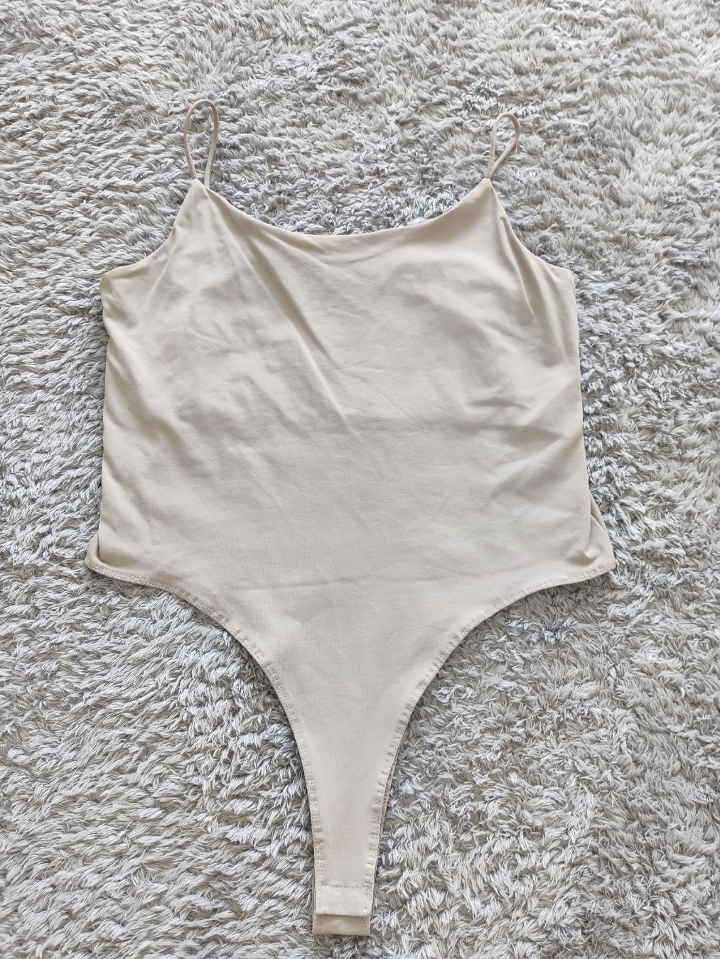 Primark Top: Body – Nuovo (secondo la descrizione) da Pieterlen venduto da Saemelili