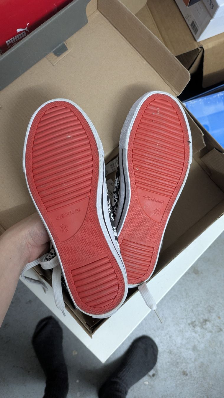 Scarpe da uomo: Schuhe mit Totenkopfmuster – Usato da Morgarten venduto da rra_jvw7 2