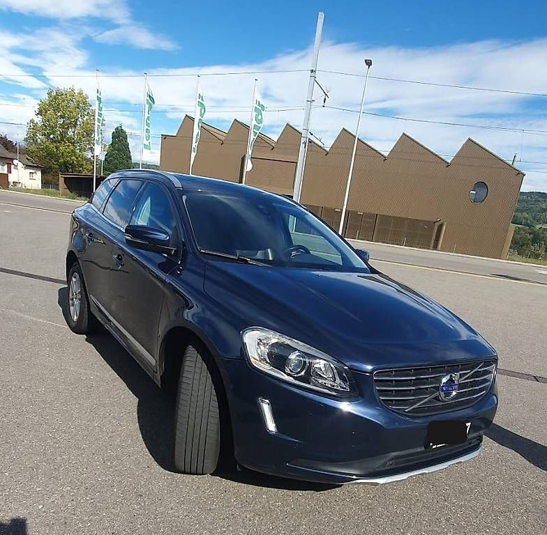 Automobili: Volvo XC60 2.4 D5 – Usato da Pfeffikon LU venduto da KSkroban
