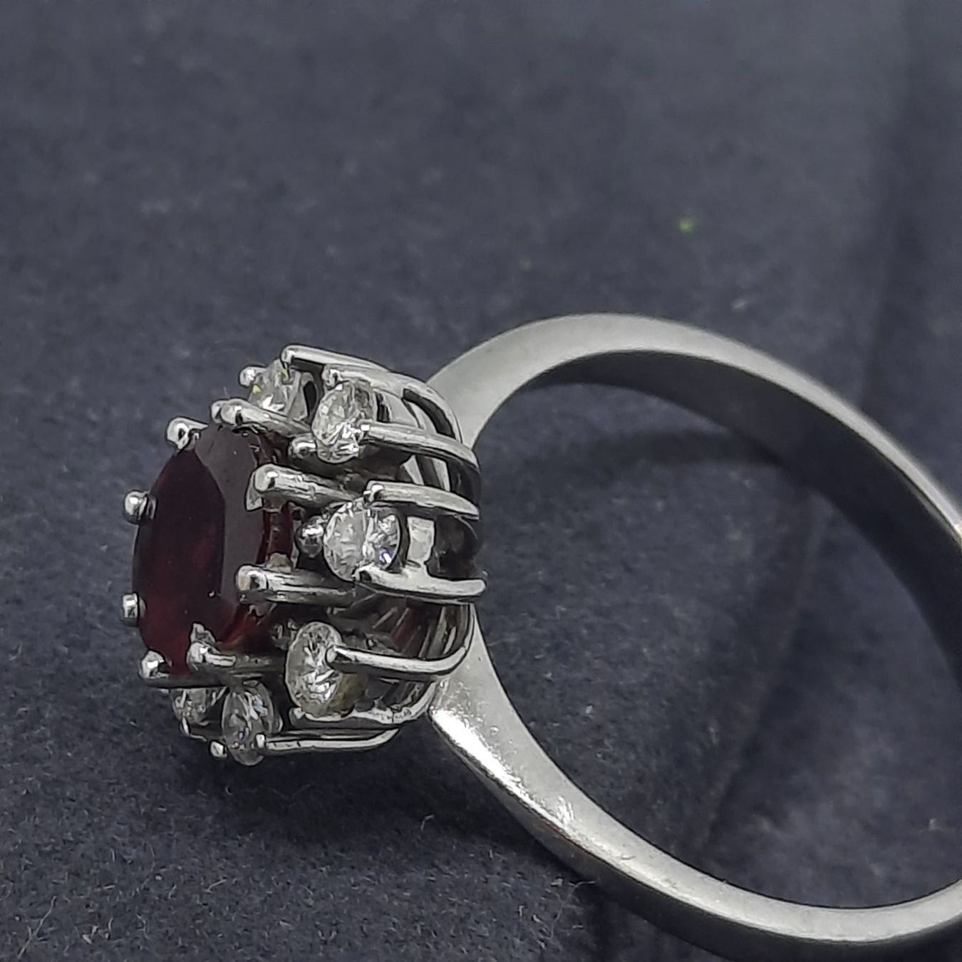 Anelli: Bezaubender Brillantring mit wunderschönem Rubin Edelstein – Usato da Unterägeri venduto da Altgoldschmuck 6