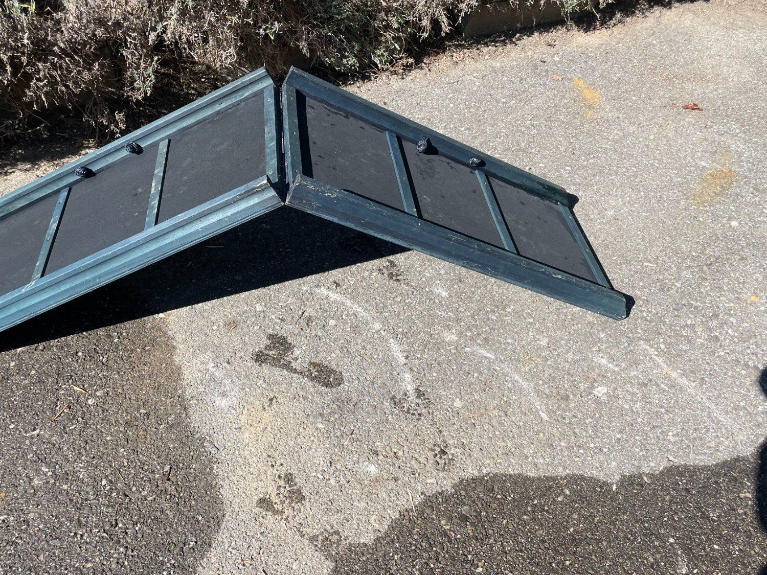 Gabbie, trasporto & Sicurezza: passerelle pour chien pliable – Usato da Belmont-sur-Lausanne venduto da pitchi 1