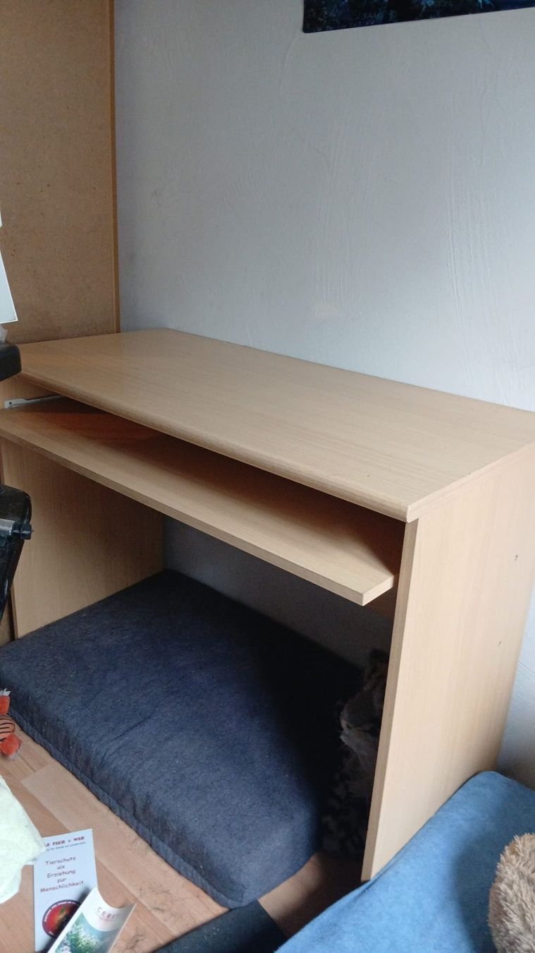 Scrivanie: Kleiner Bürotisch – Usato da Ramsen venduto da Flyer04