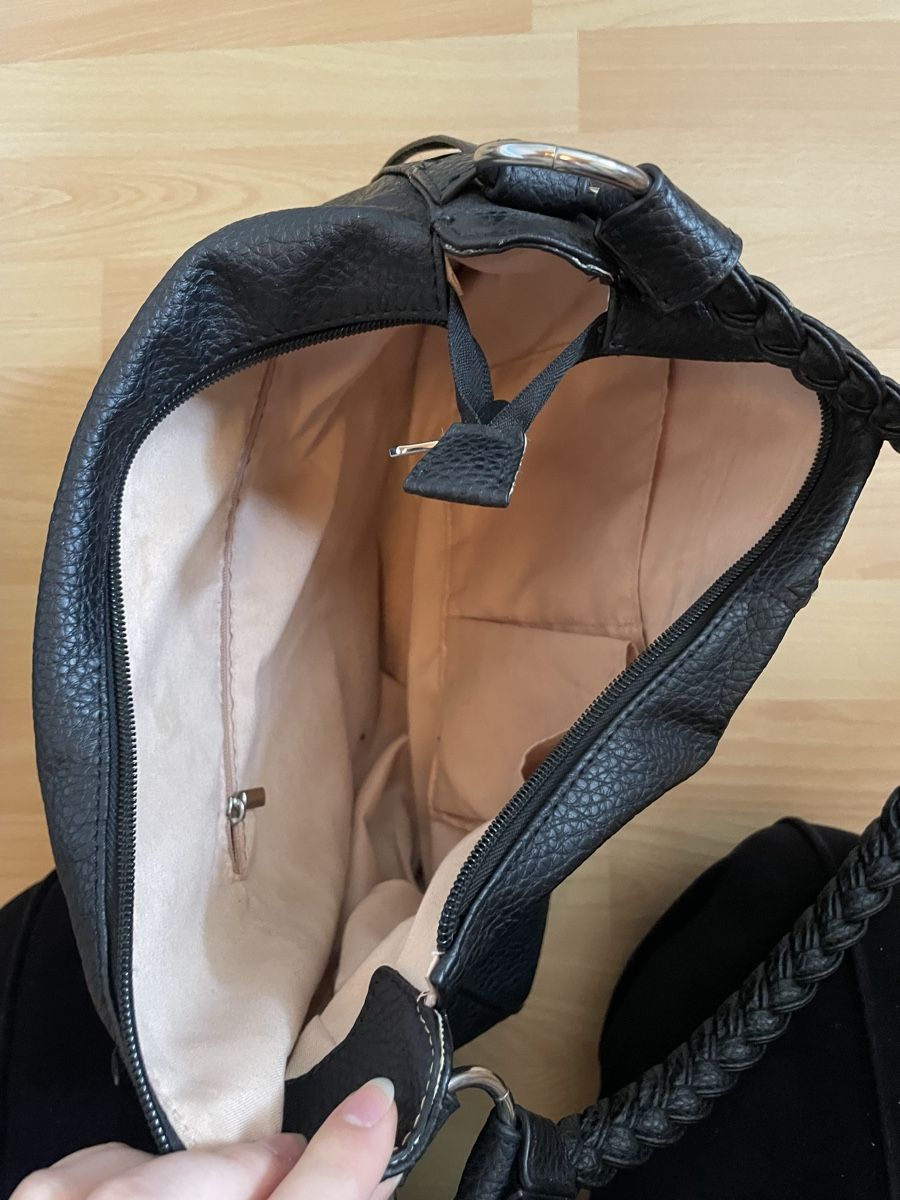 Borse da donna: Schwarze Schultertasche mit Flechtdetails und Fransen – Usato da Gerzensee venduto da younatp 4