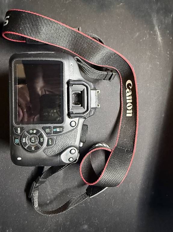 Appareil photo: Canon EOS 1200D Paket – D'occasion à Reinach AG par SarahJaneHug 2