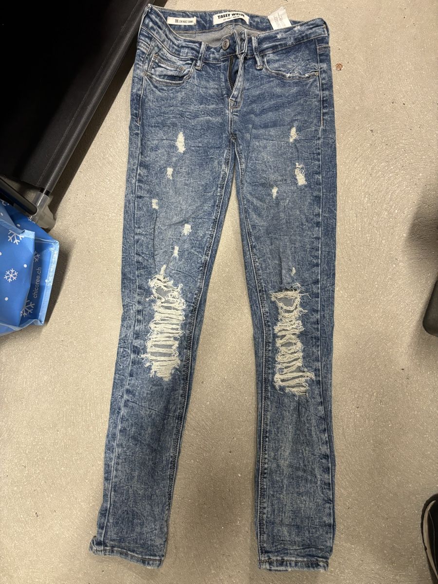 Tally Weijl Jeans: Tally weijl jeans – Usato da Itingen venduto da jessi811