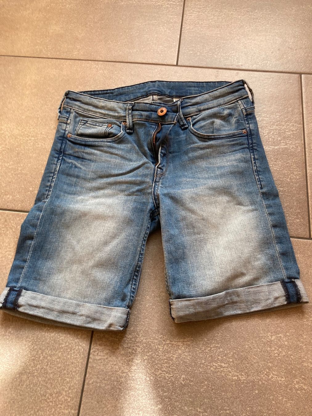 H&M Jeans: Kurze Jeans Gr. 34; H&M – Gebraucht aus Mosnang von Kusli09