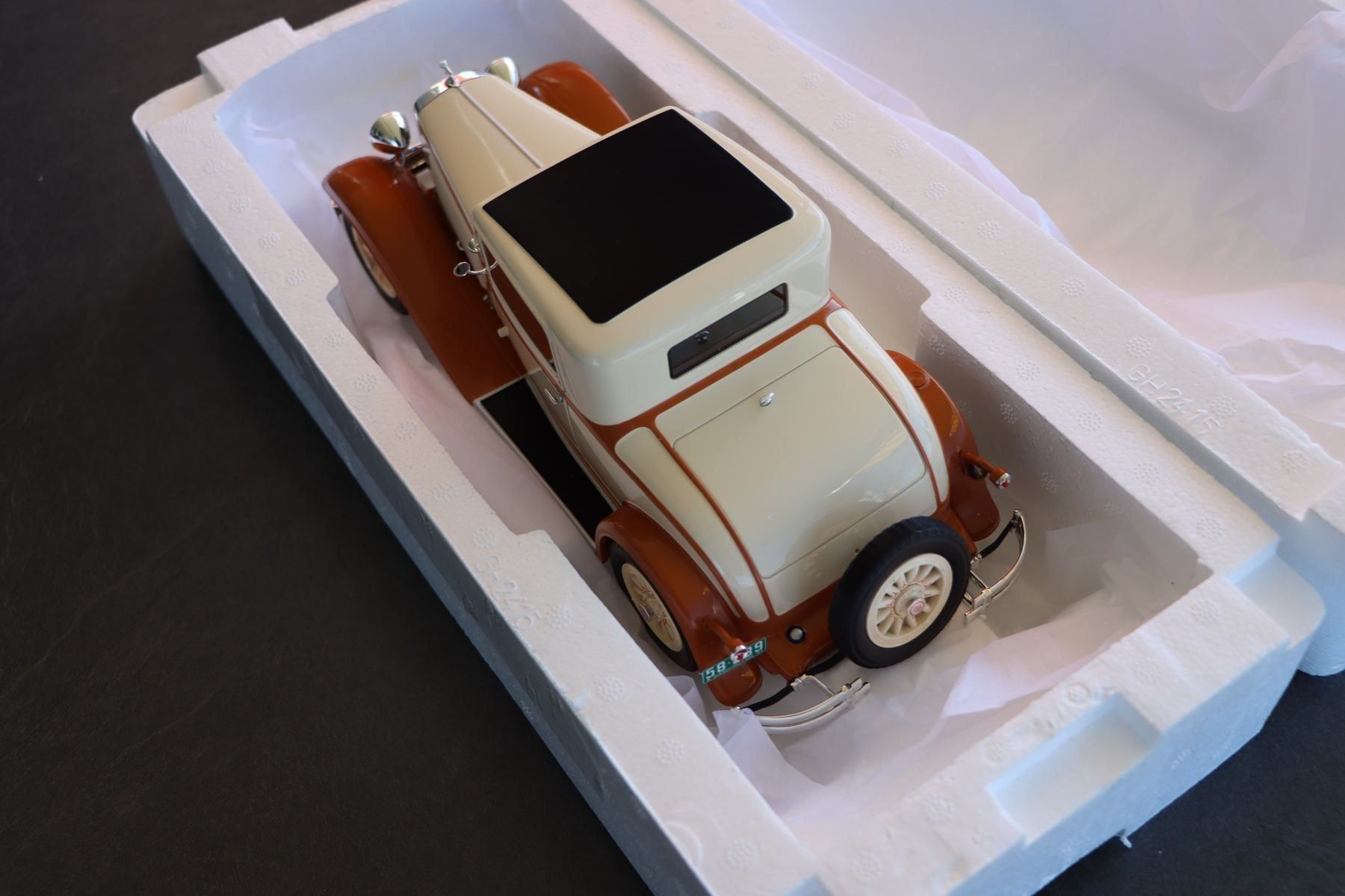 Dodge Modellini d'auto: Dodge Eight DG Coupe 1931 1:18 BOS Models – Nuovo e nell'imballaggio originale da Bühl b.Aarberg venduto da modelldiecast 5