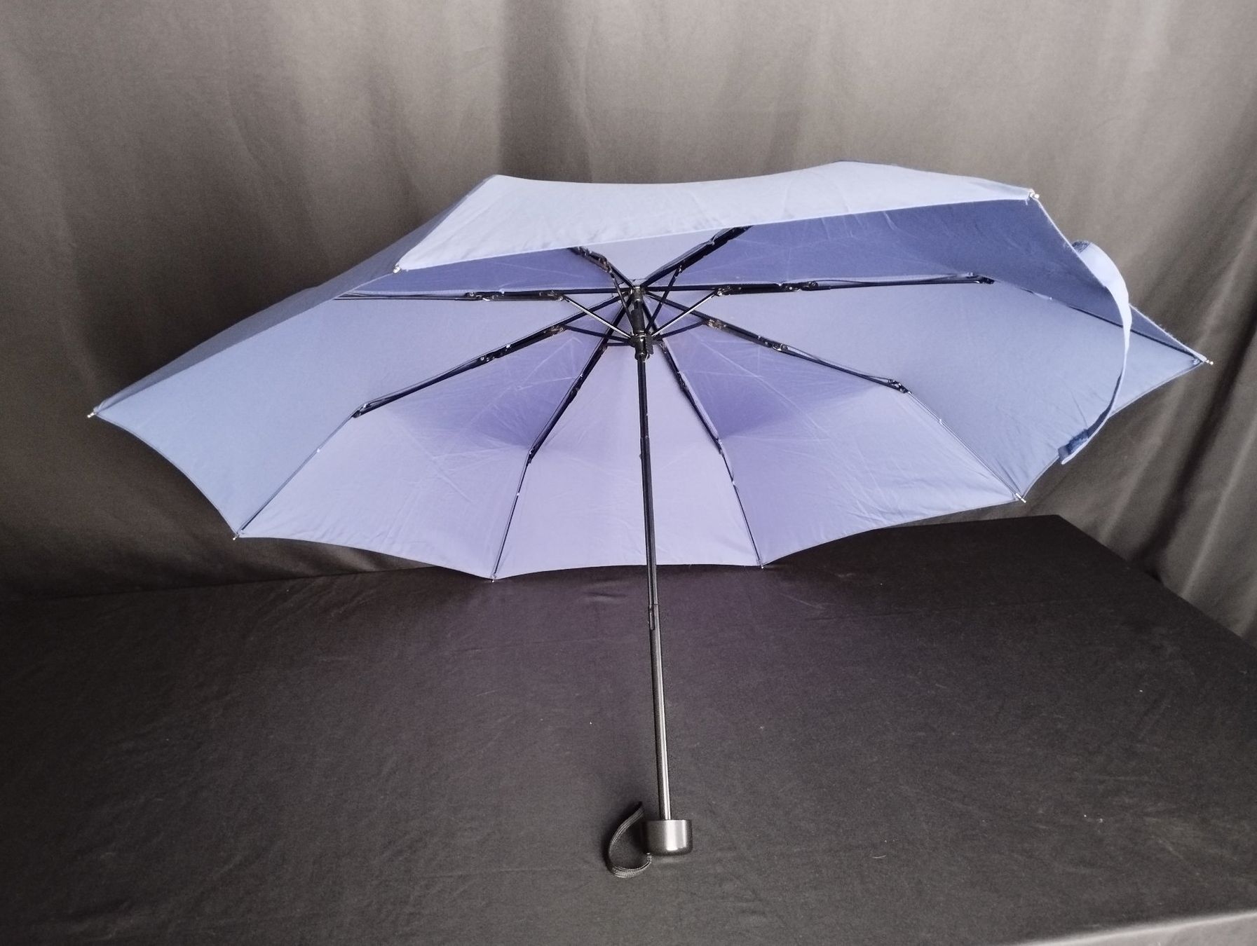 Ombrelli: Regenschirm blau – Usato da Schübelbach venduto da Restwert_Schubelbach 2