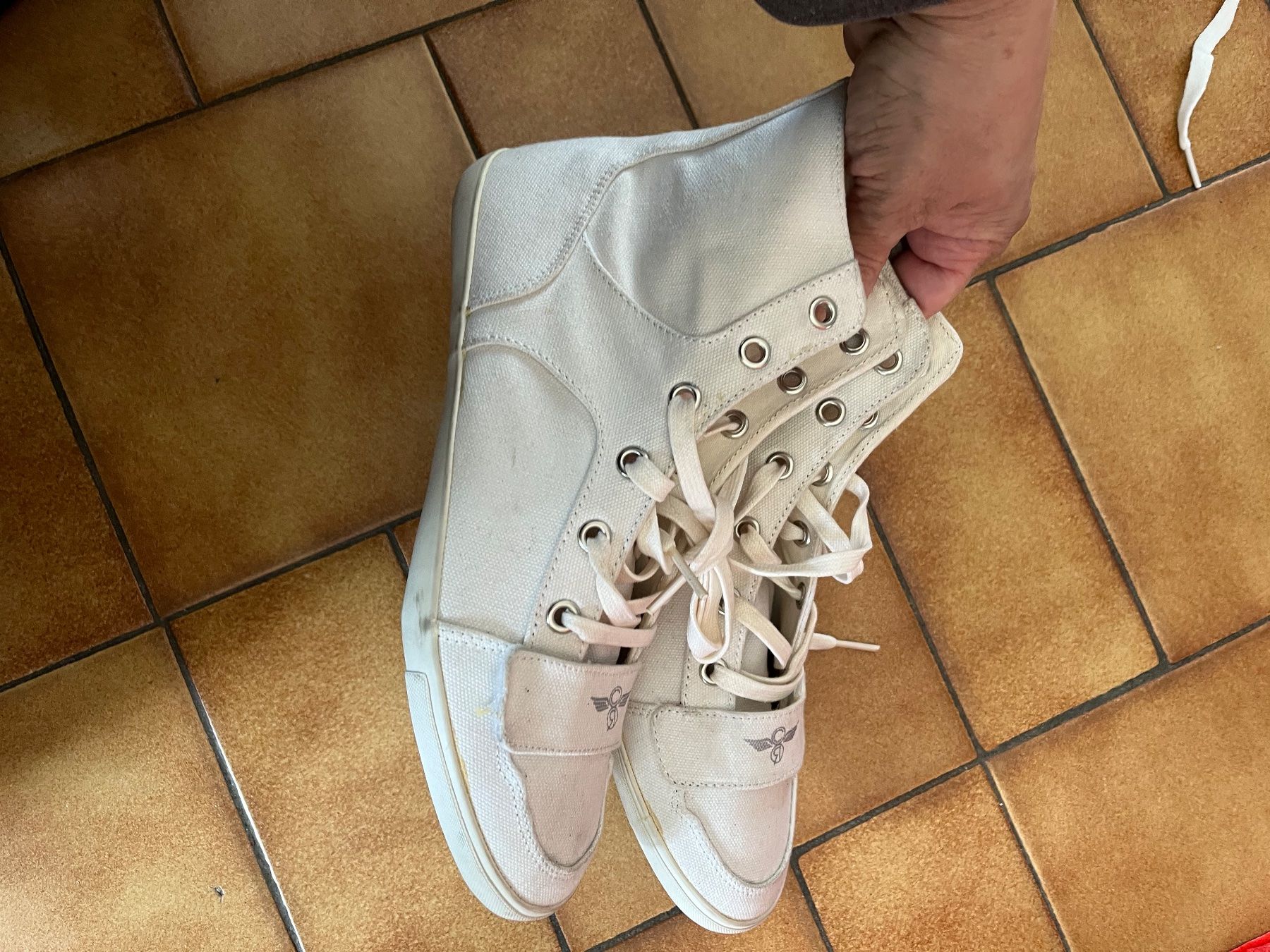 Damenschuhe: Basket montagnes crème taille 40 maman – Gebraucht aus Veyrier von kimedovapa