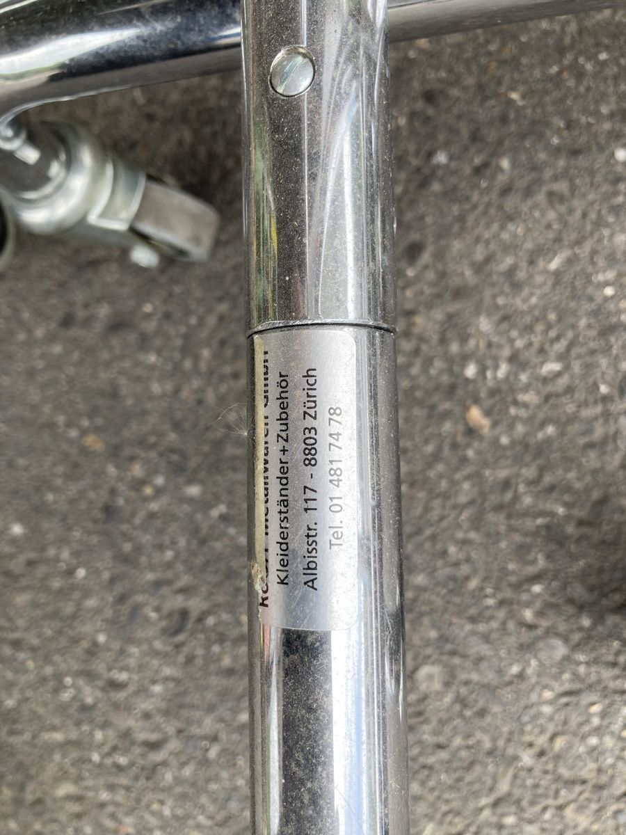 Porte manteau: Kleiderständer Metall Rollbar  – D'occasion à Uerkheim par Dealer-4813 6