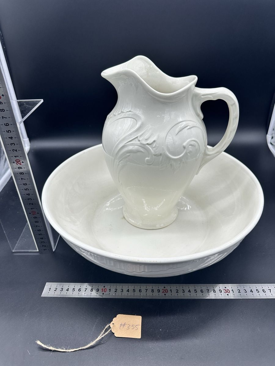 Ciotole: Antique Wash Basin and Pitcher Set - White Ceramic – Usato da Villmergen venduto da JacRon 2
