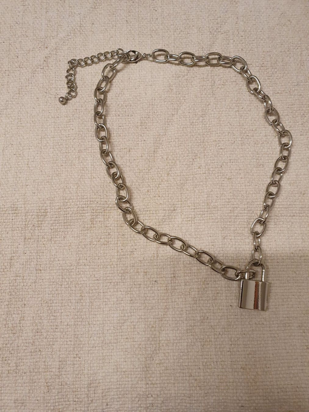 H&M Catenine: H&M Collana con lucchetto – Usato da Langnau am Albis venduto da dav_n72f