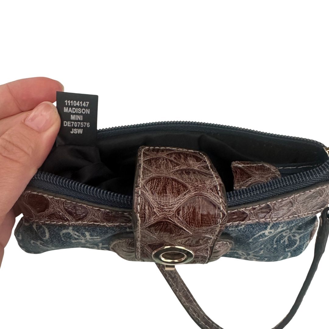 Guess Taschen für Damen: GUESS VINTAGE Y2K-POUCH – Gebraucht aus Zofingen von JumpInVintage 2