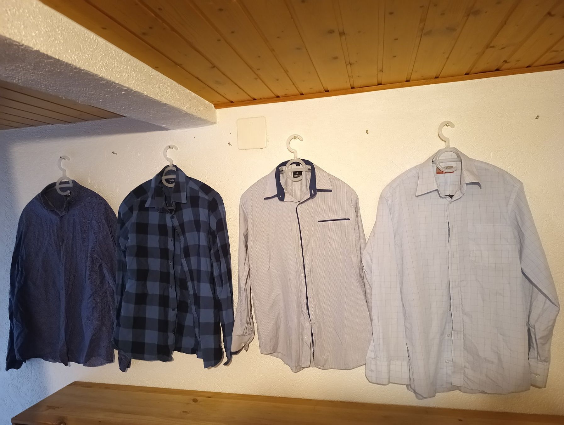 Lotti di vestiti: Lot de 22 chemises – Usato da St imier venduto da Rieju23 4
