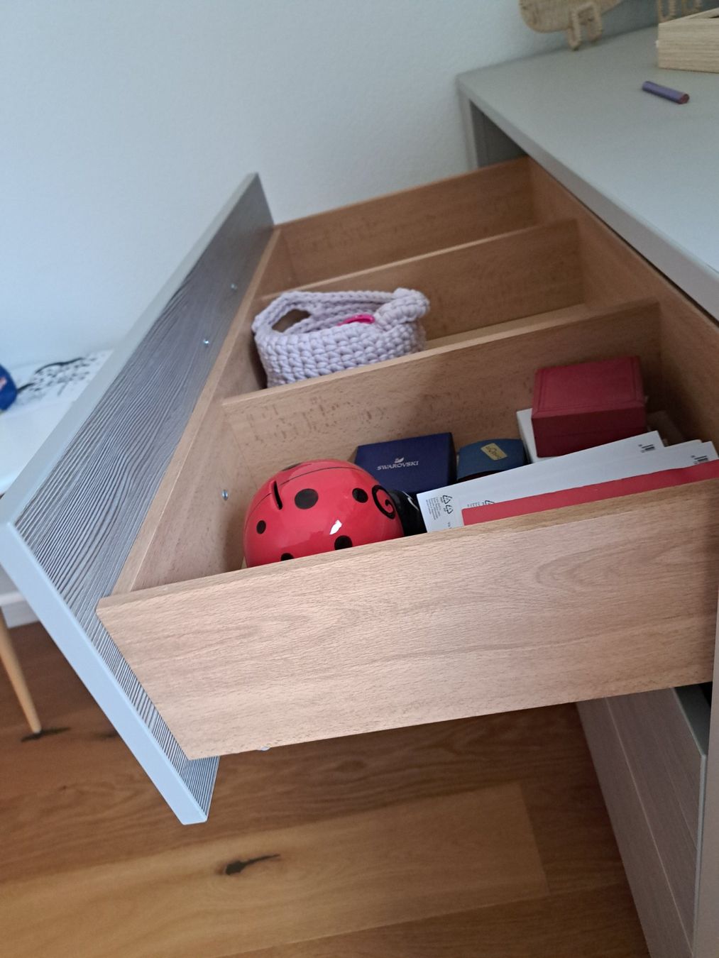 Geuther Fasciatoi & Accessori: Baby-/Kinderzimmer Kommode & Bett – Usato da Näfels venduto da KarinHauser 4