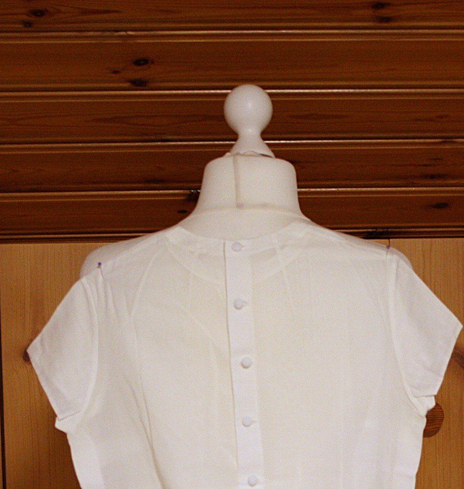 Camicette: Bluse Spitze und Schleife weiss Gr. 42 – Usato da Flüelen venduto da Diversicum-Vintage 4