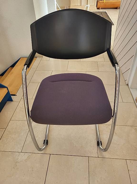Sedie: 5 Stk. Giroflex Freischwingerstühle – Usato da Hettenschwil venduto da szabor