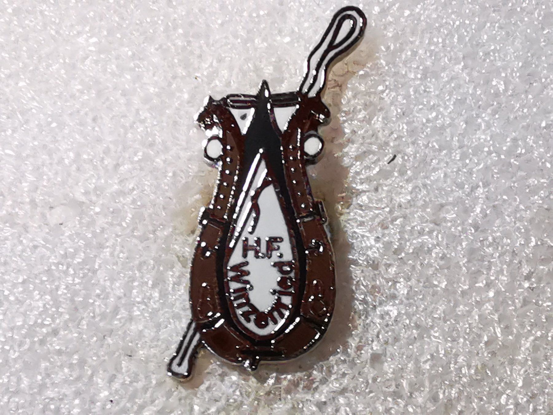 Placchette & Badge: Ansteckpin 46: H.F. Hinzenried – Usato da Oppligen venduto da Pin-Fall-Shop
