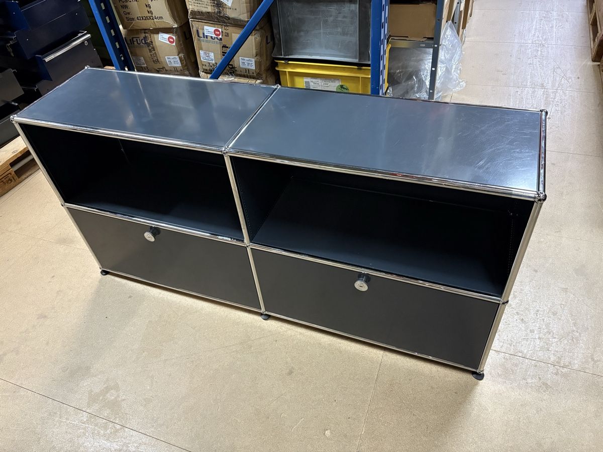 Scaffali: USM Haller Sideboard Anthrazit mit Klappen – Usato da Hellbühl venduto da copy-swiss