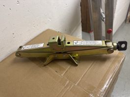 Scissor Jack 600KG Made in Australia like new