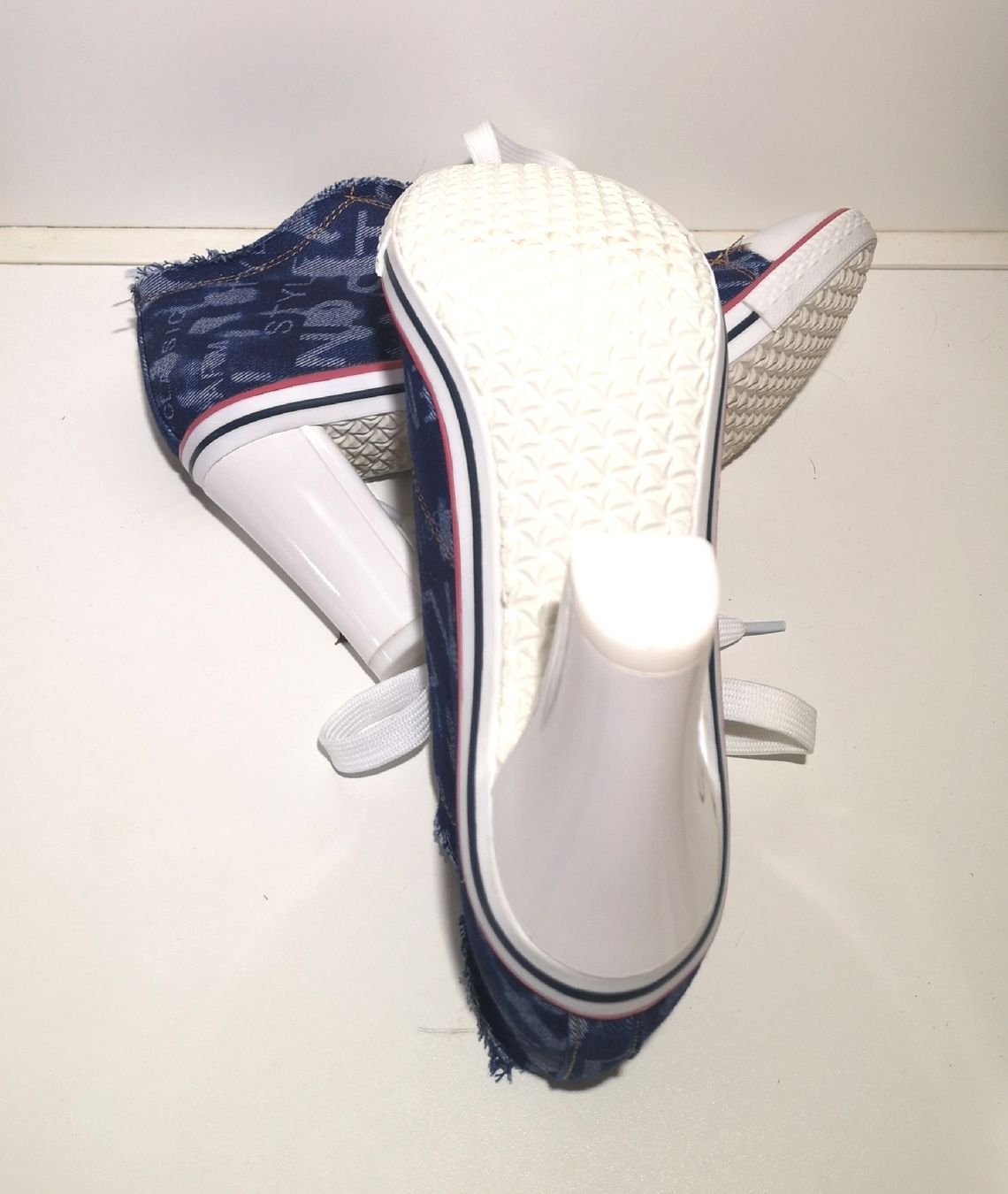 Scarpe da donna: Demin Turnschuhe Gr. 38 - Spendenaktion – Nuovo (secondo la descrizione) da Unterkulm venduto da Beljasch 5