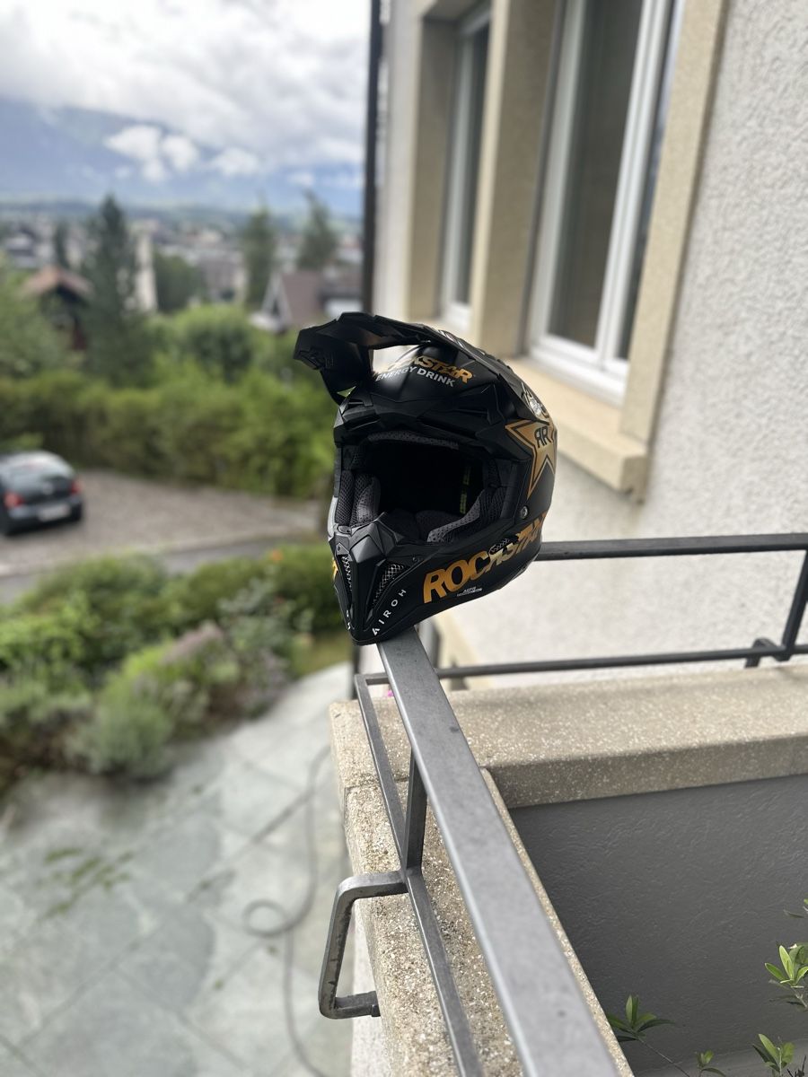 Airoh Casques & visières: Airoh Aviator 3 Rockstar edition Helm – Neuf avec emballage d'origine à Thun par tricoli 3