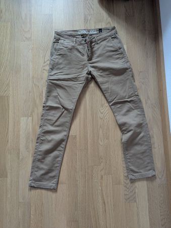 Bequeme Chino Jogg Hose in Beige, Grösse 31 - Top Zustand!