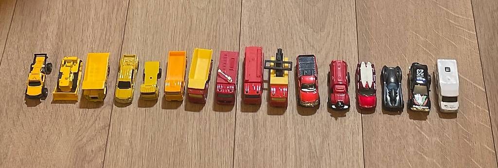 Jouets: Spielzeugautos klein – D'occasion à Lenk im Simmental par antoniawanda