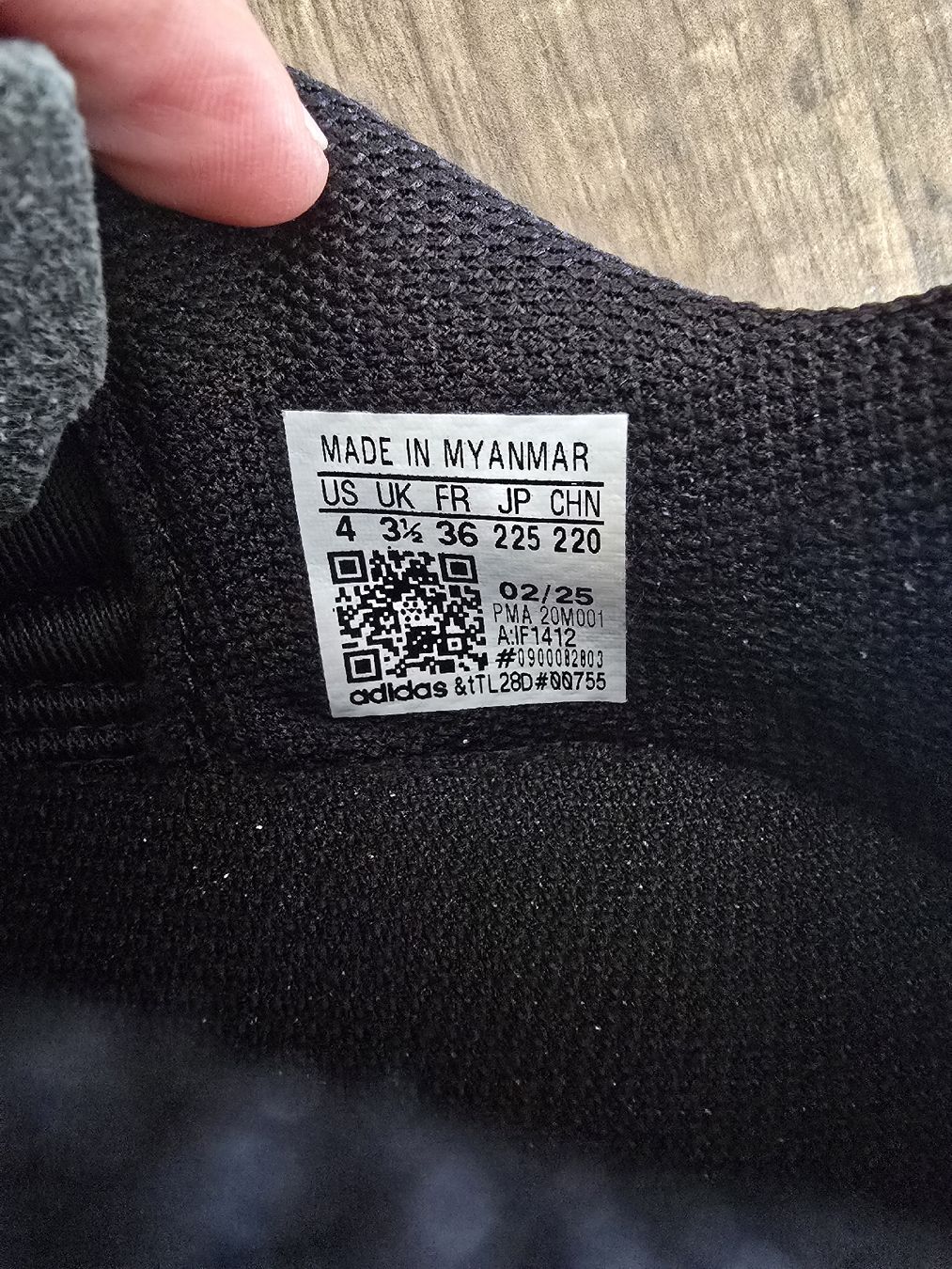 Adidas Chaussures garçon: Hallenschuhe NEU Gr. 36 – Neuf (Voir description) à Wynau par mar_5v8x 3