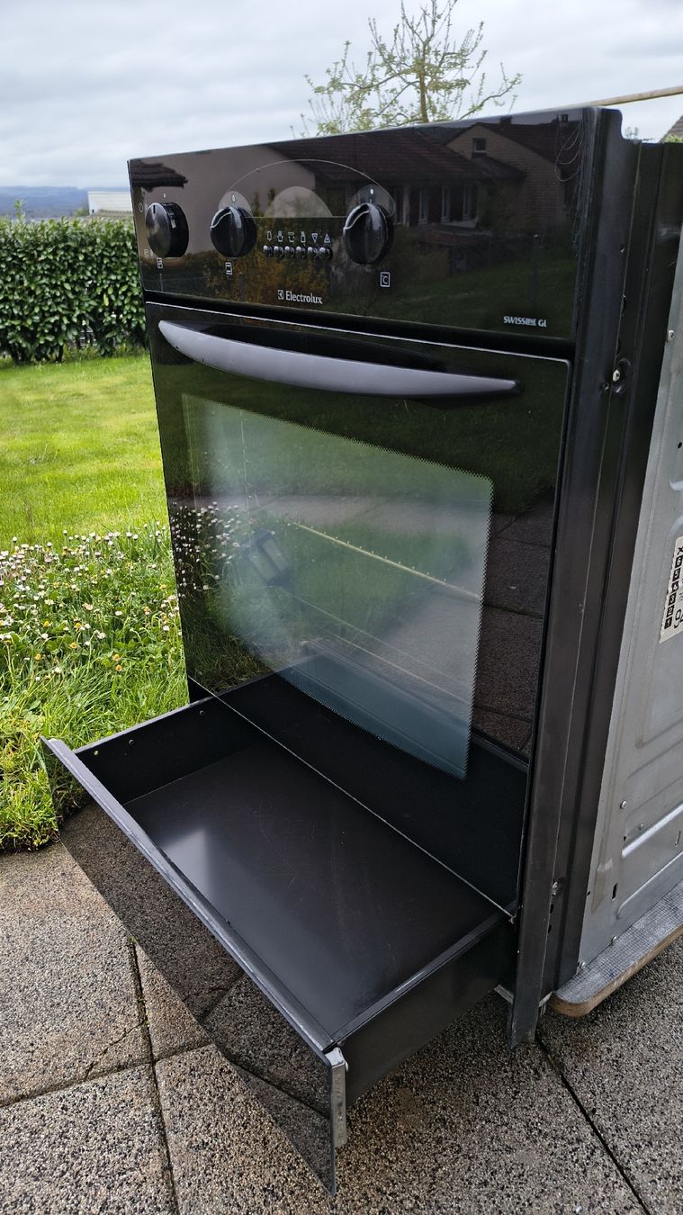 Electrolux Backöfen: Electrolux Einbaubackofen, schwarz, guter Zustand. – Gebraucht aus Neuhausen von fco_q585 1