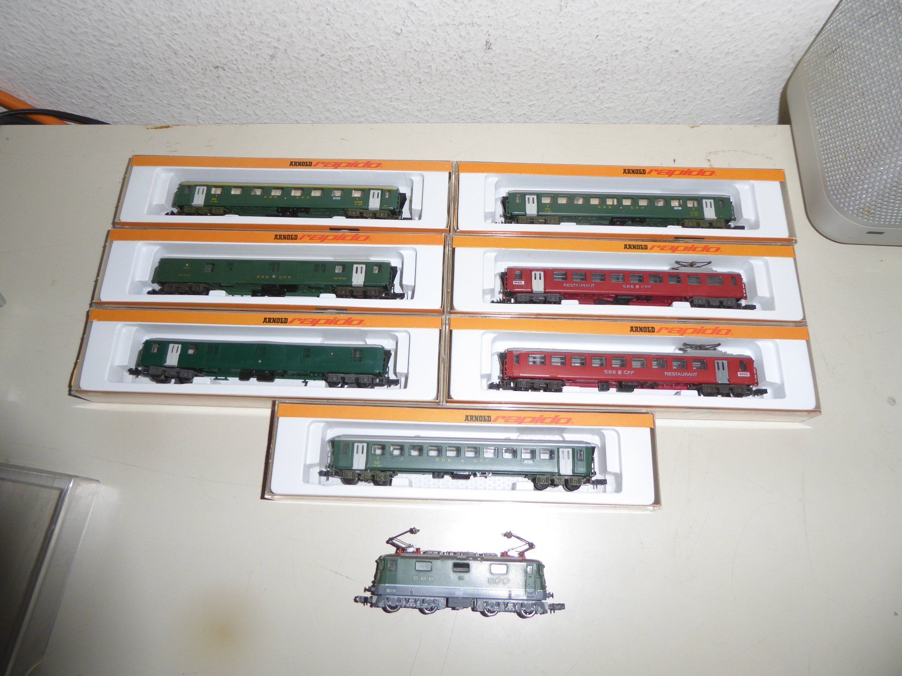 Arnold Modellini di ferrovie: Arnold Spur N SBB Zug Set 8-teilig – Usato da Uetikon am See venduto da auktio 1