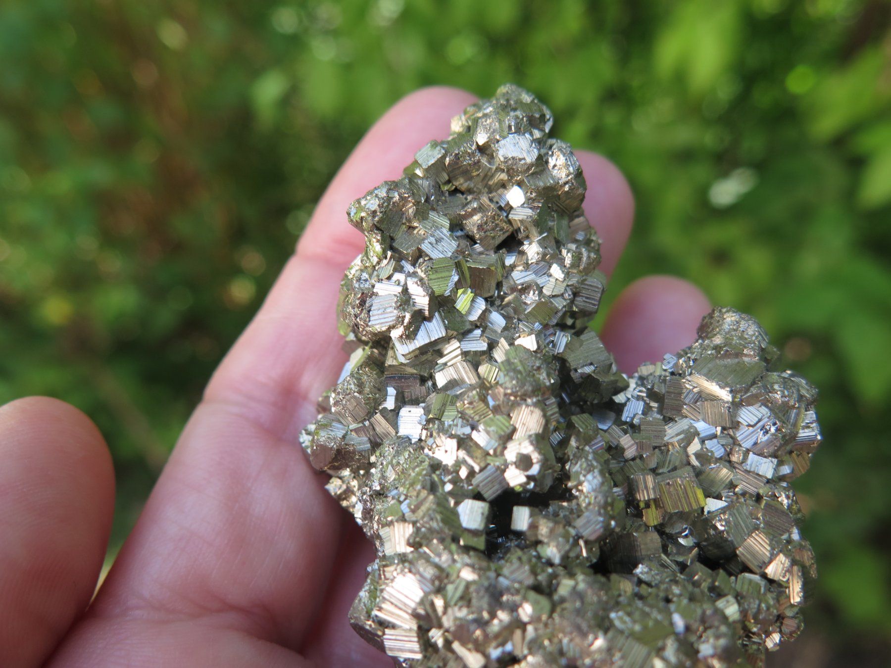 Mineralien & Heilsteine: Pyrit sehr glänzend von Peru – Gebraucht aus Schaffhausen von Yamakana51L8736OQ8 1