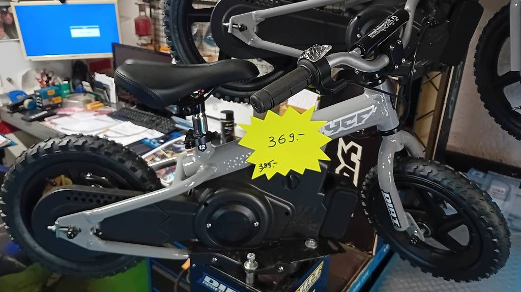 Veicoli per bambini: Draisienne électrique Ycf  12" – Nuovo e nell'imballaggio originale da les verrières venduto da Lewydo 2