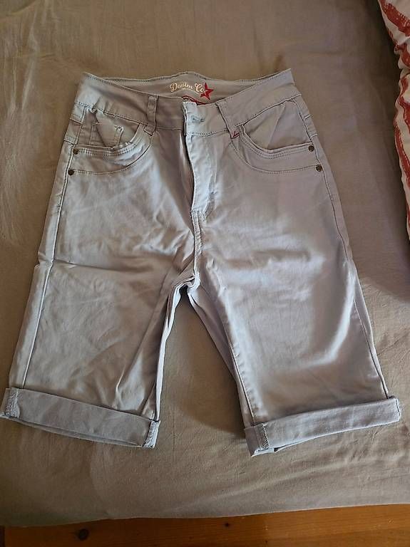 Jeans: Kurze Jeans Hosen – Gebraucht aus Seewis Schmitten von Naomi2212