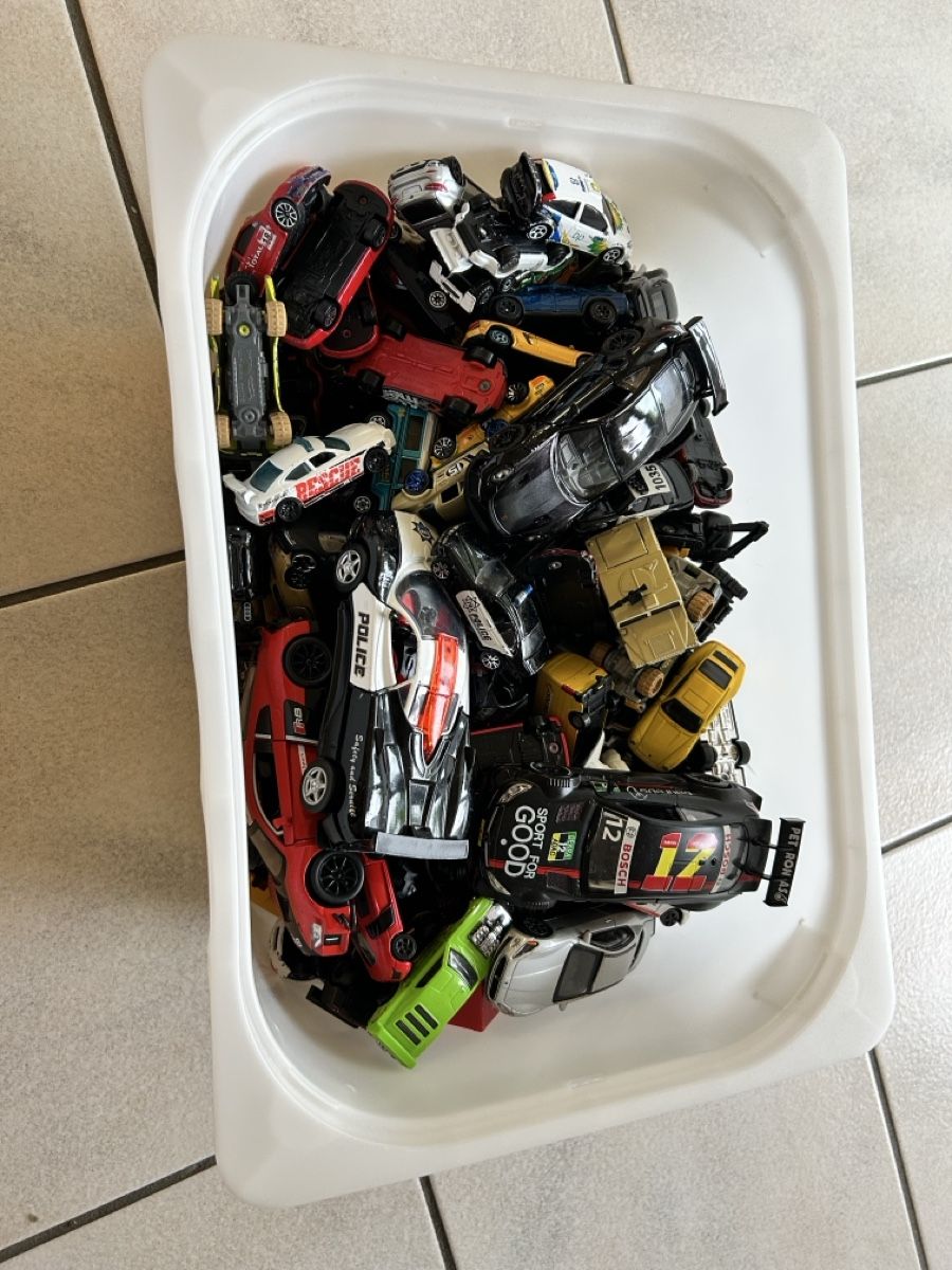 Giocattoli: Spielzeugautos – Usato da Unterägeri venduto da carinaribeiro625