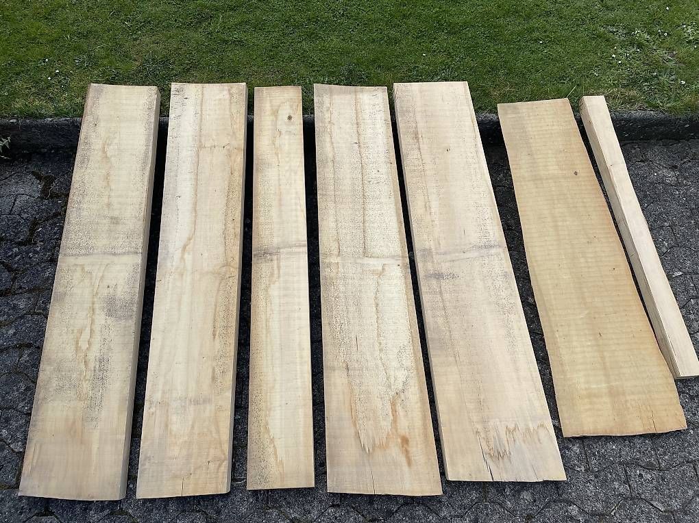 Articoli in legno: Linde Schnitzholzbretter 11 Stück – Usato da Bachs venduto da awefwf