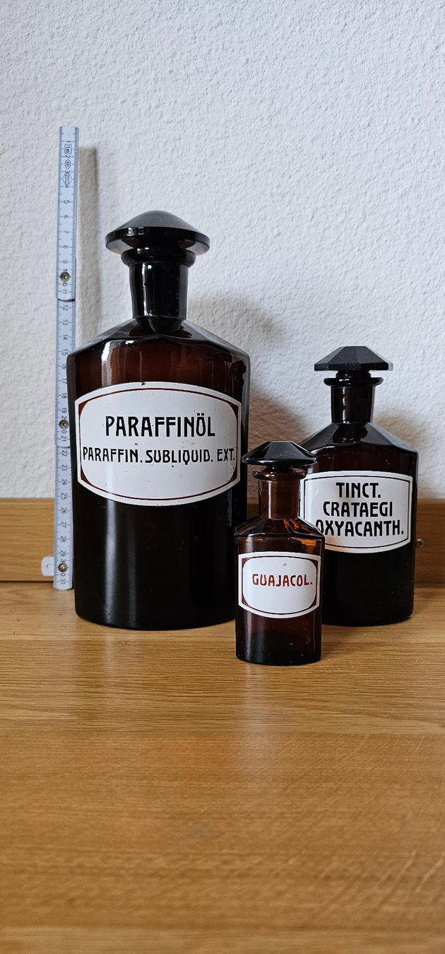 Accessori da laboratorio: 26 Stück alte Apothekenflaschen – Usato da Birmensdorf ZH venduto da Croftilein