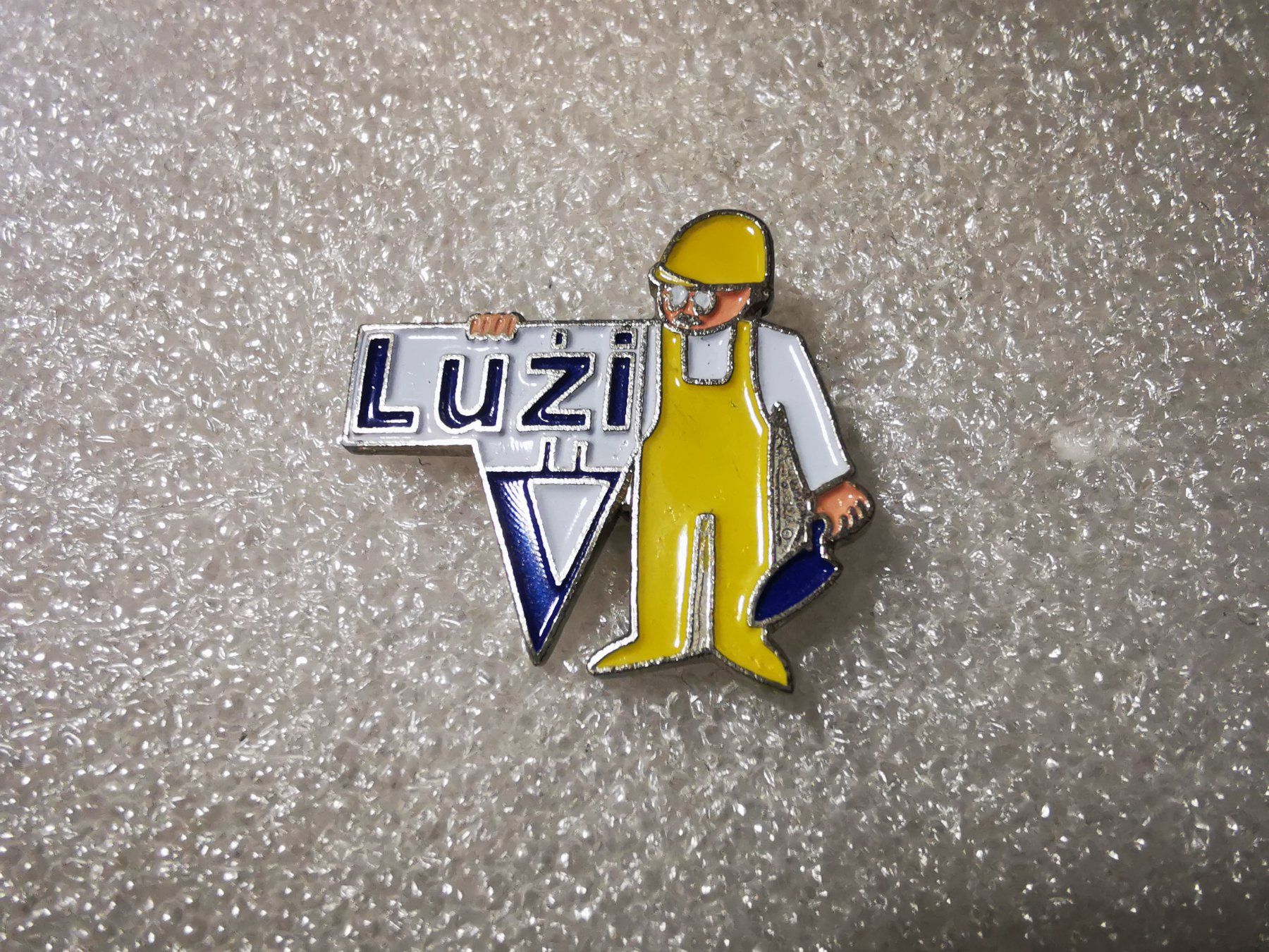 Placchette & Badge: Ansteckpin 8: Luzisa – Usato da Oppligen venduto da Pin-Fall-Shop