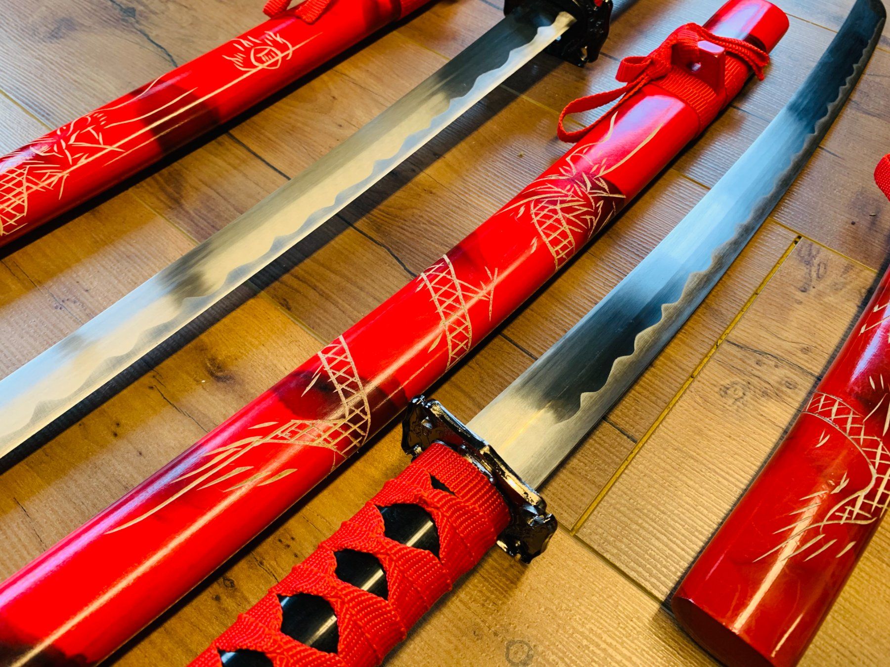 Internationale Kunst: 4 tlg Samurai Schwert Bundle 99cm RED NEU – Neu und originalverpackt aus Bergdietikon von shopAgent 7
