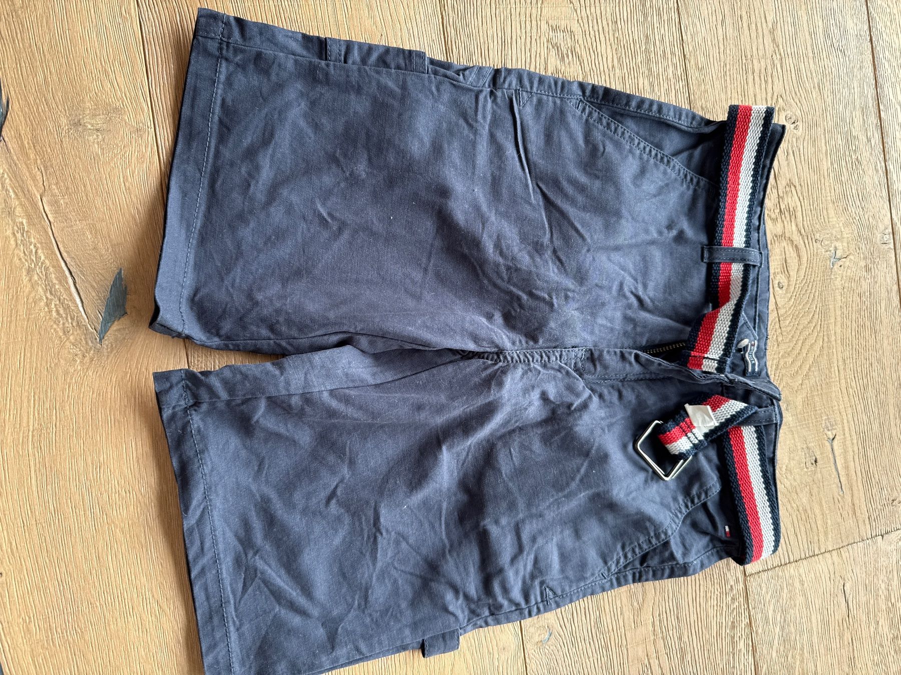Tommy Hilfiger Pantaloni: Hilfiger Bermudas Gr. 140 – Usato da Himmelried venduto da Dievole