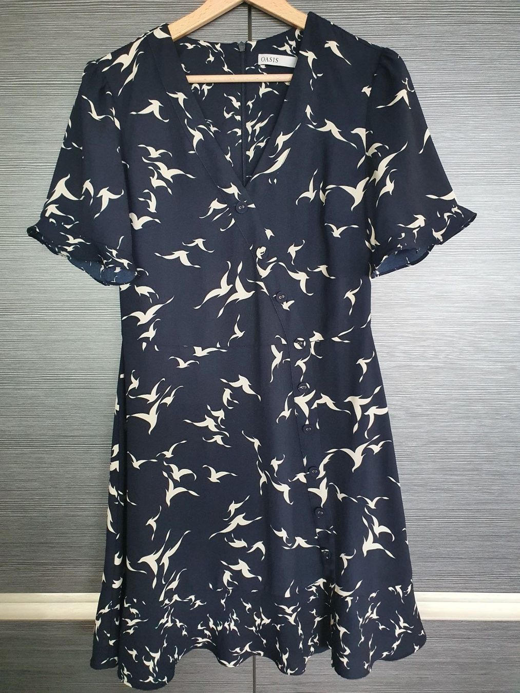 Vestiti: Kleid Oasis Grösse M – Usato da Römerswil LU venduto da cfm_j789 3