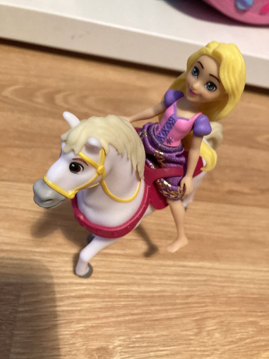 Disney Figuren: Kleine Rapunzel Puppe mit Pferd ca 10 cm – Gebraucht aus Emmenbrücke von JJ_89 2